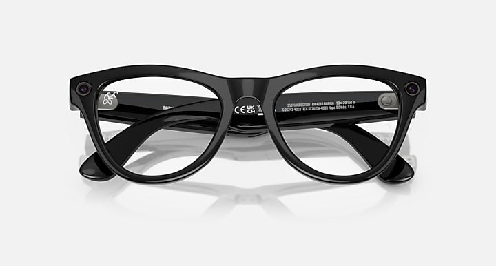 Ray-Ban RAY-BAN META SKYLER - GEN 1 Black with Clear/Amethyst Transitions® lenses - Closed Front