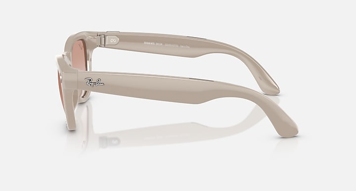 Ray-Ban RAY-BAN META SKYLER - GEN 1 Chalky Gray with Cinnamon Pink Gradient lenses - Lateral
