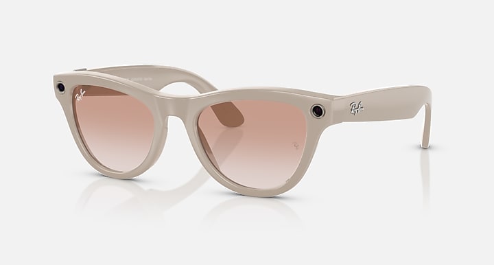 Ray-Ban RAY-BAN META SKYLER - GEN 1 Chalky Gray with Cinnamon Pink Gradient lenses - Quarter