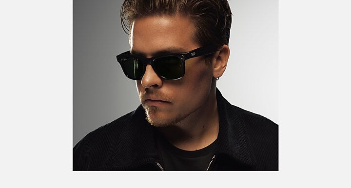Ray-Ban RAY-BAN META WAYFARER - GEN 2 Black with G-15 Green Solid Color lenses - On model