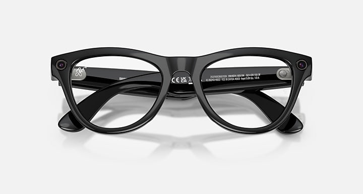 Ray-Ban RAY-BAN META SKYLER - GEN 2 Black with Graphite Green Transitions® lenses - Closed Front