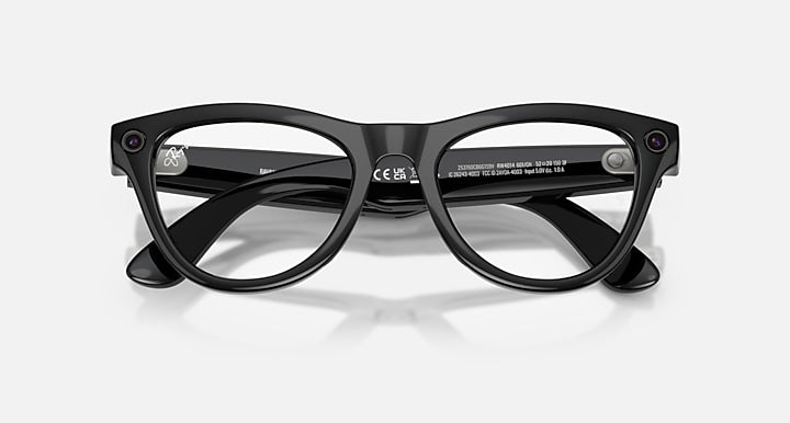 Ray-Ban RAY-BAN META SKYLER - GEN 2 Black with Clear/Amethyst Transitions® lenses - Closed Front